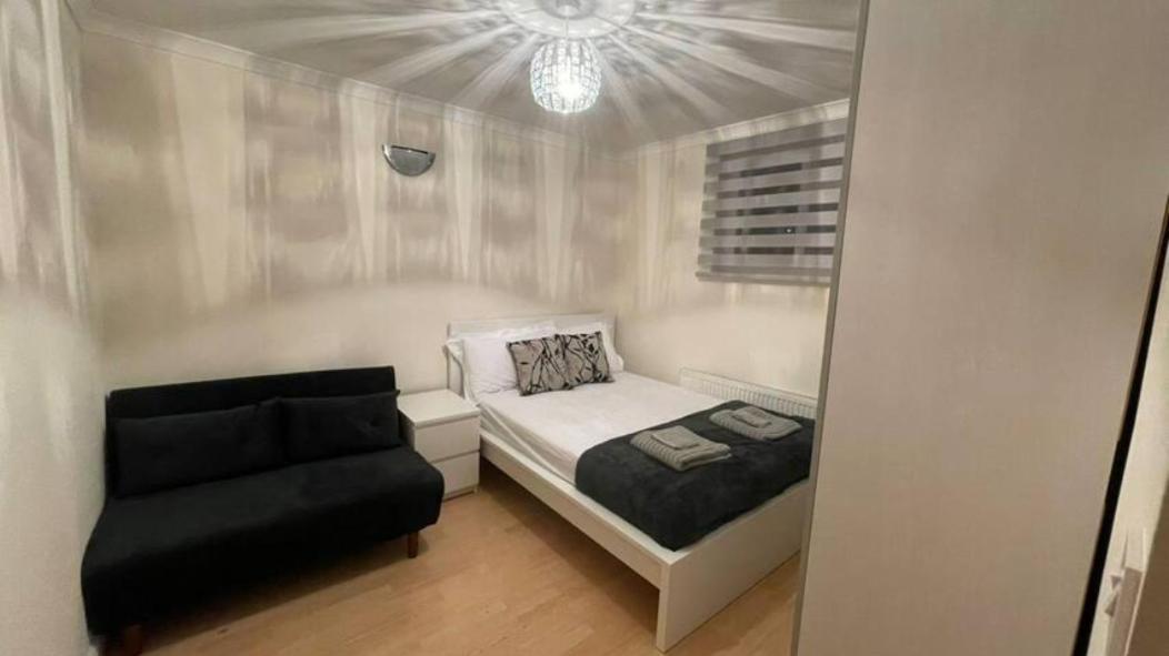 Entire 3 Bedroom Home - Minutes To Emirates Stadium! Londra Dış mekan fotoğraf
