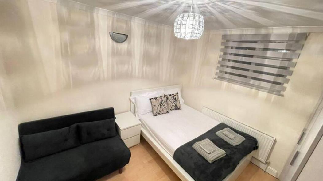 Entire 3 Bedroom Home - Minutes To Emirates Stadium! Londra Dış mekan fotoğraf