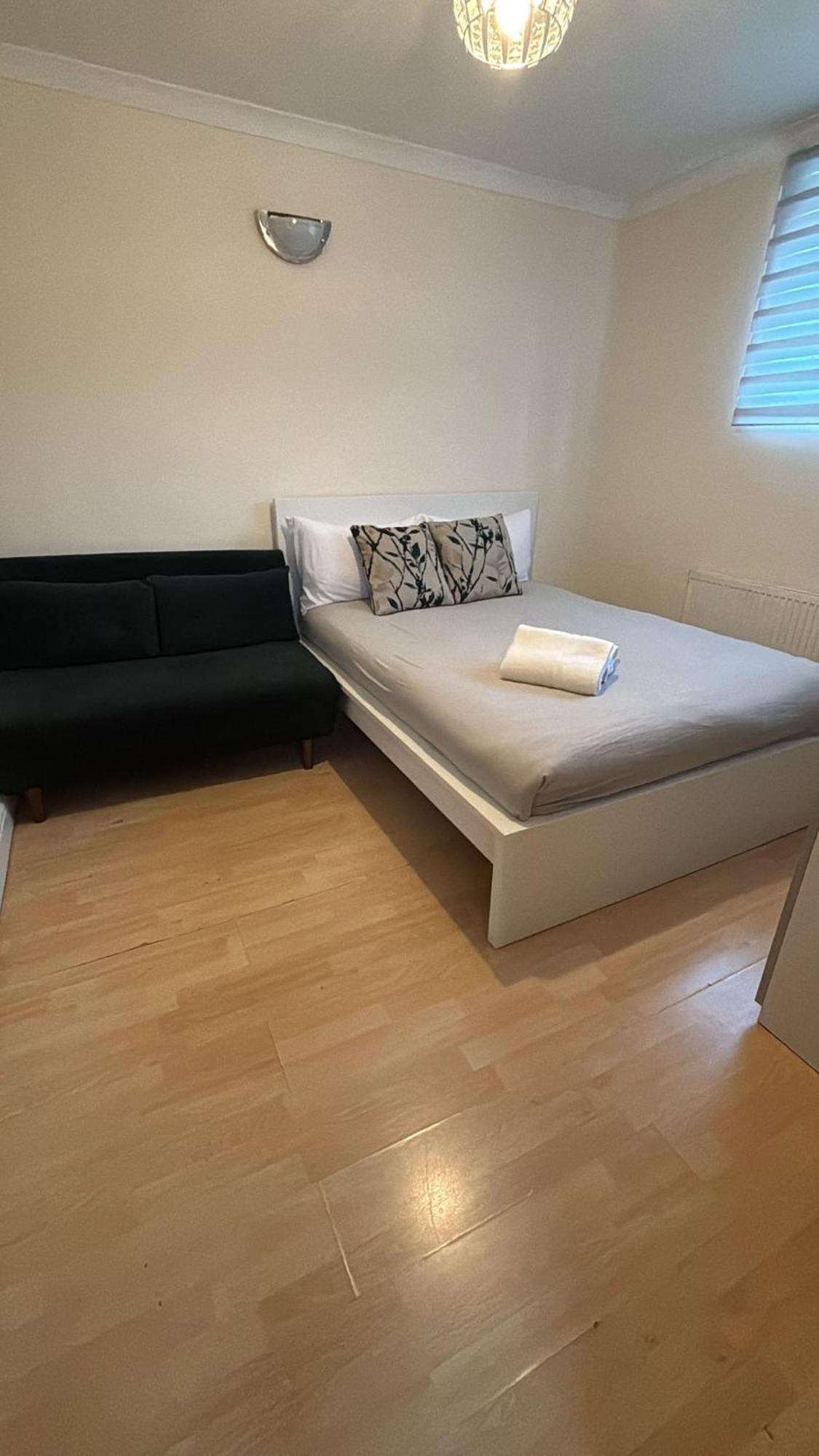 Entire 3 Bedroom Home - Minutes To Emirates Stadium! Londra Dış mekan fotoğraf